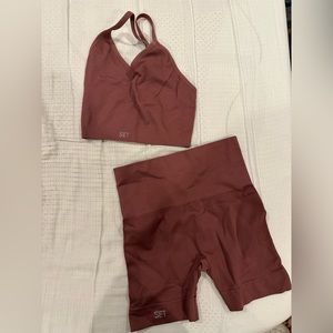 Setactive canyon sculptflex bra and biker shorts